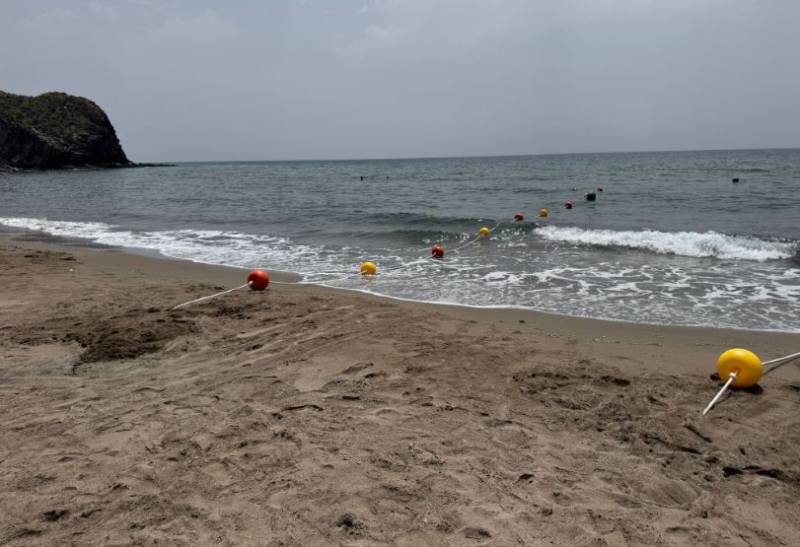 Lorca spruces up its beaches for summer in the sun