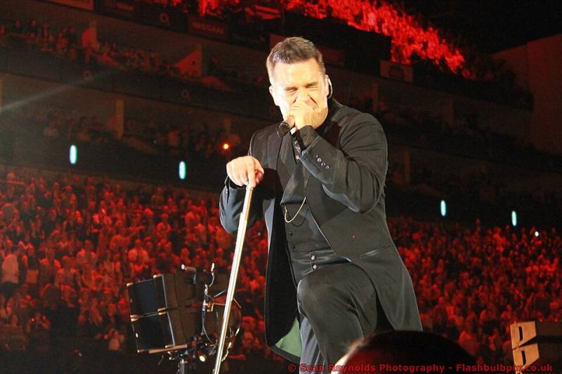 Robbie Williams to light up Seville's Plaza de España next summer