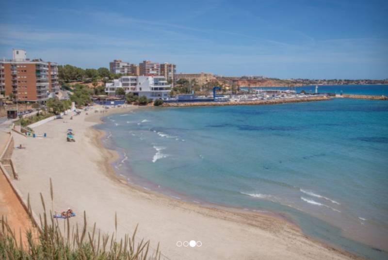 Campoamor residents demand urgent action over beach access and deteriorating conditions